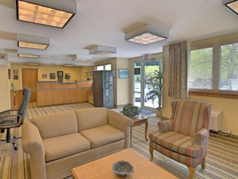Rodeway Inn & Suites Hershey Interior photo
