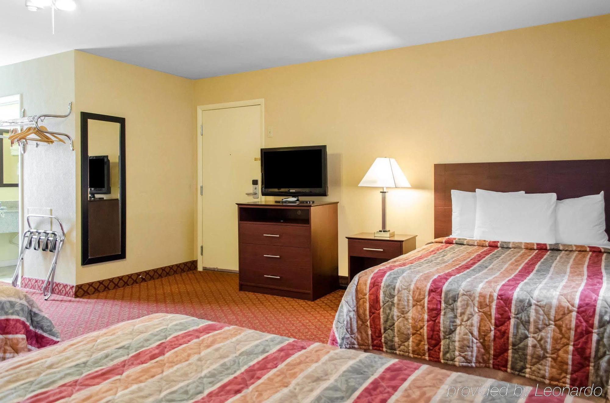 Rodeway Inn & Suites Hershey Exterior photo